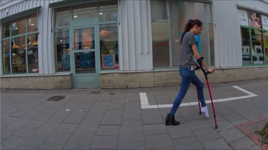 Sunshine 1906-7 Sock Sprain I can crutch all way home - 24 min