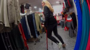 Alva 3-13 Term SLC - Visiting a clothing store - 11 min