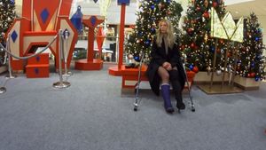 Kicki 6 SLC - Crutching with a overknee high heel boot - 10 min