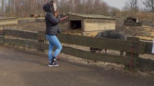 Ice 1804-5 Sock Sprain - Look at this old house - 11 min