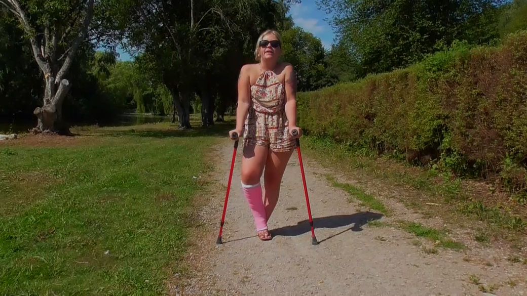 Nathalia 41 SLC - It is hot to crutch in the sun today! - 10 min