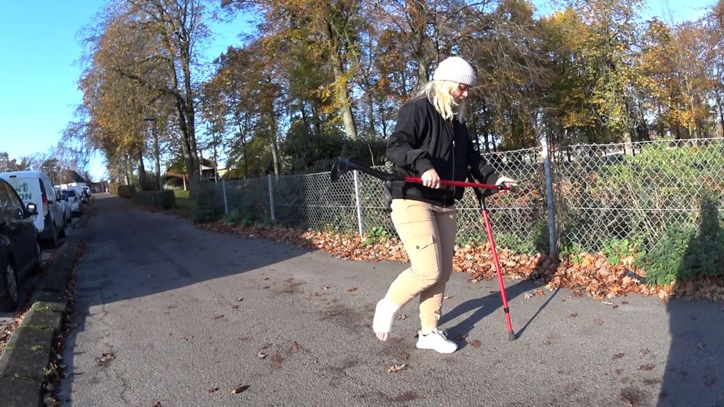 Nathalia 44 SLC - In the sun I don't need a sock over my SLC - 10 min