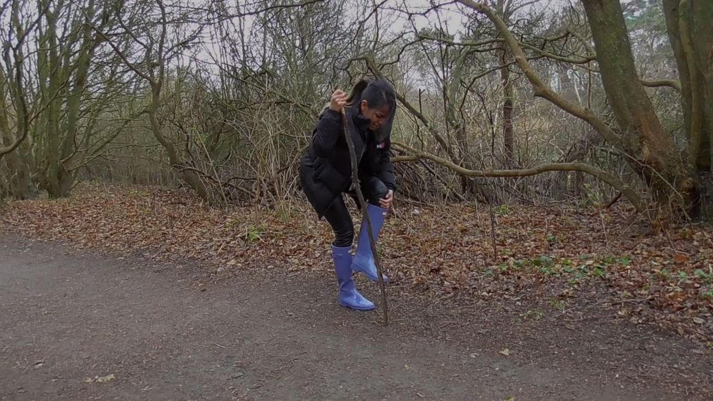 Elina 2312-1 Boot Sprain - I use a stick when i hopping on one leg - 12 min