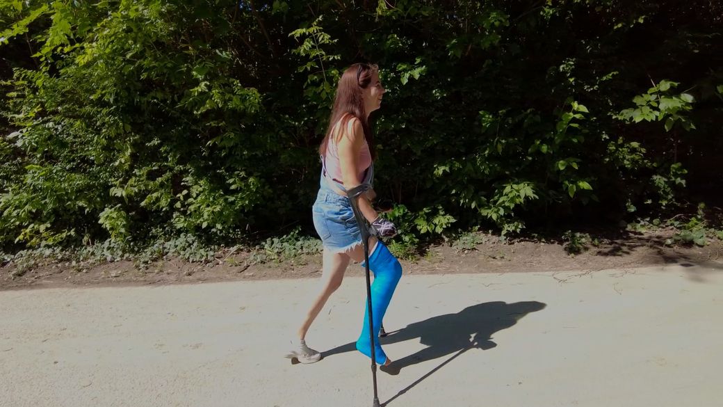 Lizzy 2406-2 LLC - A long walk with my LLC - 11 min