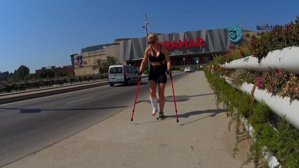 Kicki 32 Temp SLC - I try to remember how i use the crutches - 8 min