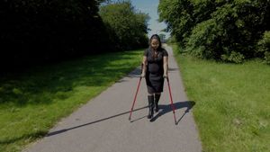 Tila 2506-2 Boot Sprain - Walking with help of my crutches in my high heel boots - 6 min