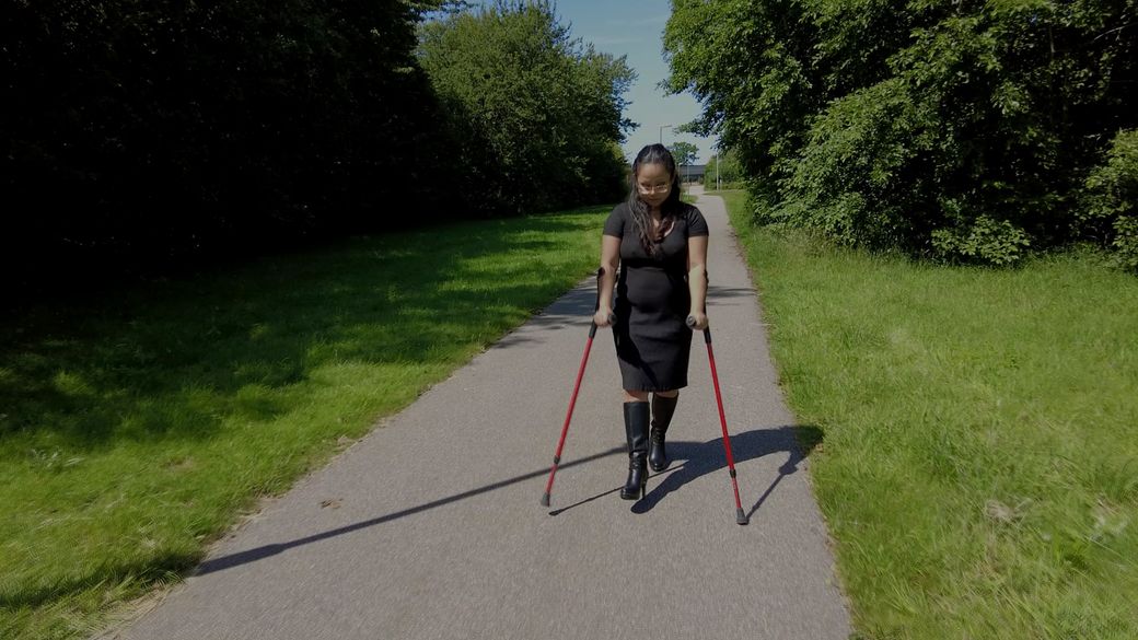 Tila 2506-2 Boot Sprain - Walking with help of my crutches in my high heel boots - 6 min