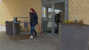 Sunshine 1703-2 Sock Sprain - I can hopping without crutches to impress you - 15 min