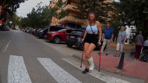 Isabella 1-13 Term SLC - It so hot here in Spain! - 10 min