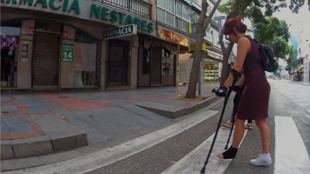 Norina 2310-4 Brace Spain - Crutching in the city - 10 min