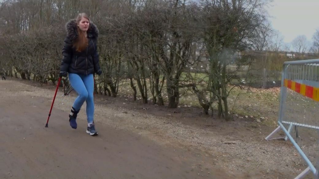 Ice 1804-4 Sock Sprain - All this house is moved from the city  - 9 min