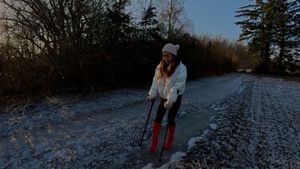 Bunny 2601-2 Custom Boot Sprain - Breaking the ice with my high heel boots - 11 min