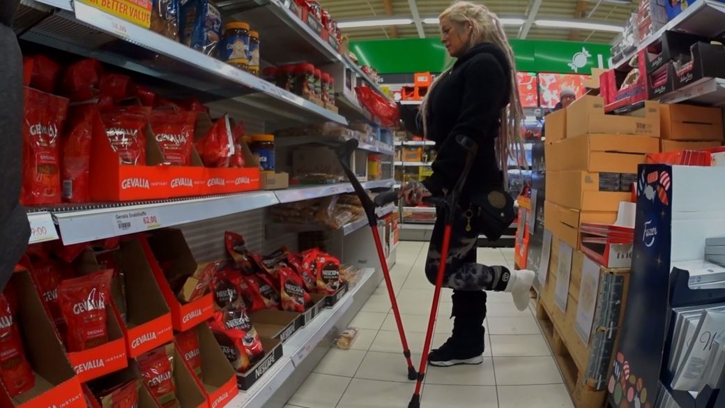 Pixi 14 Aircast Sprain - I need to shop today - 12 min