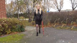 Ice 2111-2 Custom Sprain - I only use one crutch and have low boot with high heel - 7 min