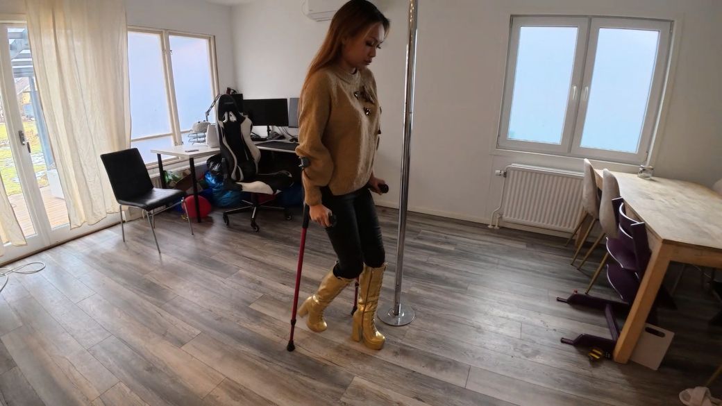 Bunny 2602-5 Custom Boot Sprain - I want to start to work as a poledancer again - 10 min