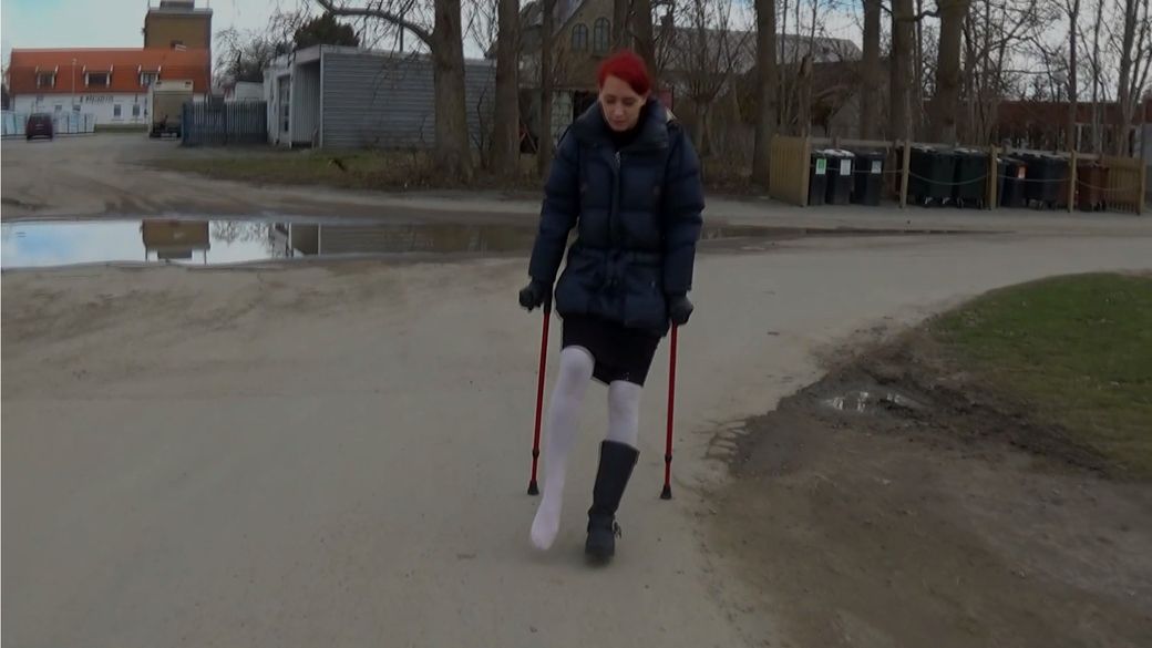 Sunshine 1703-5 Sock Sprain - On my way to a night with my friends - 10 min