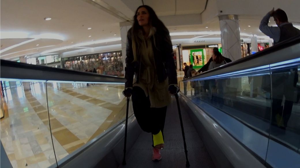 Cat 41 SLC - A quick visit in a shoe store - 10 min