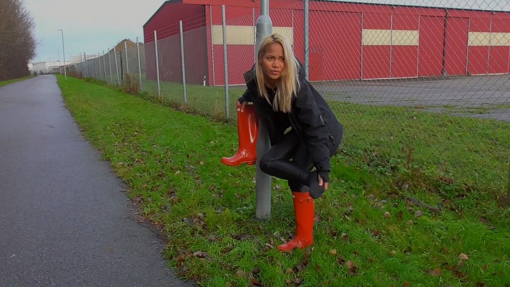 Elina 2412-1 Custom Boot Sprain - Why did I take off my Hunter boot? - 10 min