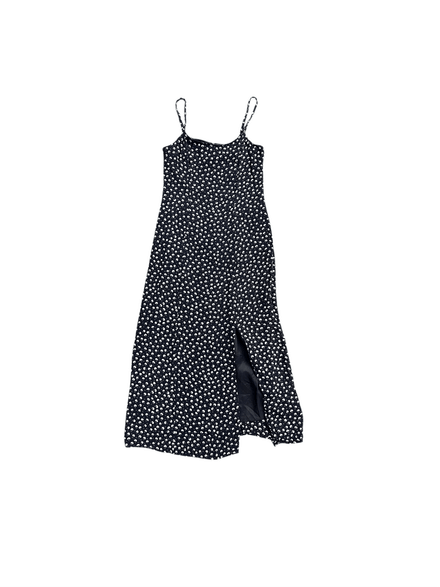 Longue robe noir avec imprimé fleur blanche
