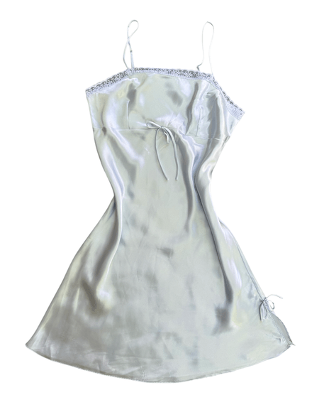 Nuisette bleu clair avec petit noeud 