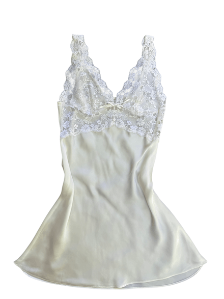 Nuisette blanche avec dentelle 