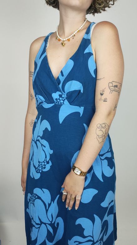 Robe bleu à fleurs 