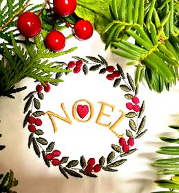 Noel Wreath in 3 Sizes